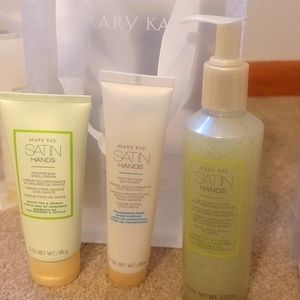 Mary Kay Satin Hands Pampering Set